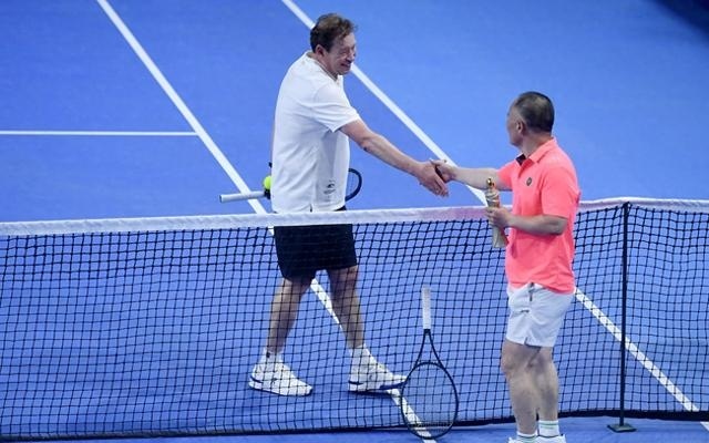 坚固防守终 坚固防守终