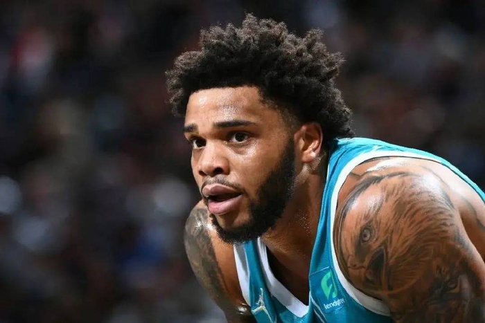 成为全场的 成为全场的