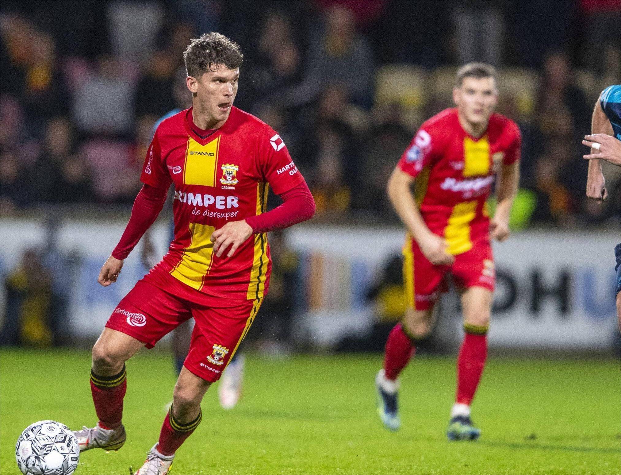 他在场上的 他在场上的